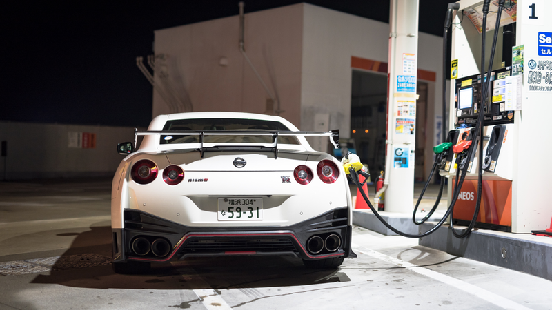 Illustration for article titled Here's What It's Like To Chase Ferraris In A Nissan GT-R Nismo